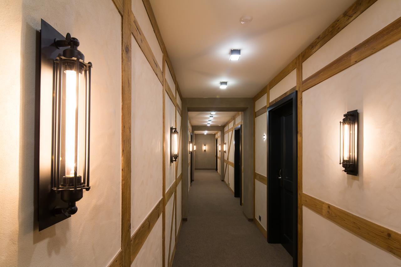 Hotel Male Versailles การ์โลวีวารี ภายนอก รูปภาพ